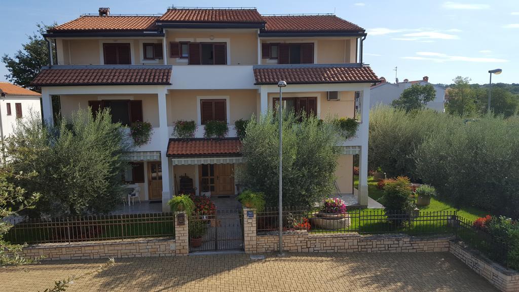 Ulika Rooms & Apartments Пореч Екстериор снимка