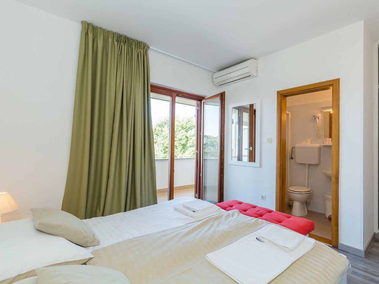 Ulika Rooms & Apartments Пореч Екстериор снимка