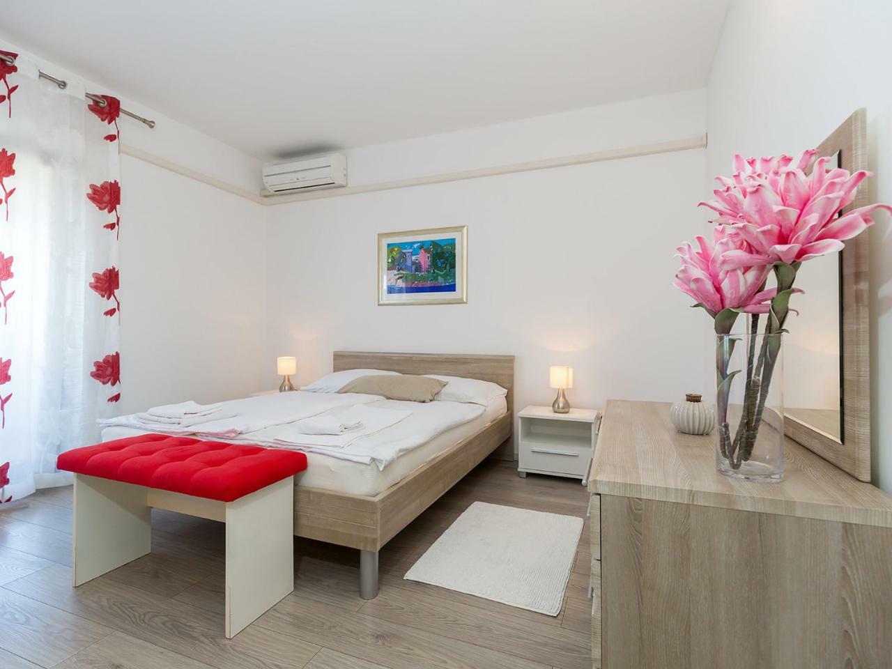 Ulika Rooms & Apartments Пореч Екстериор снимка